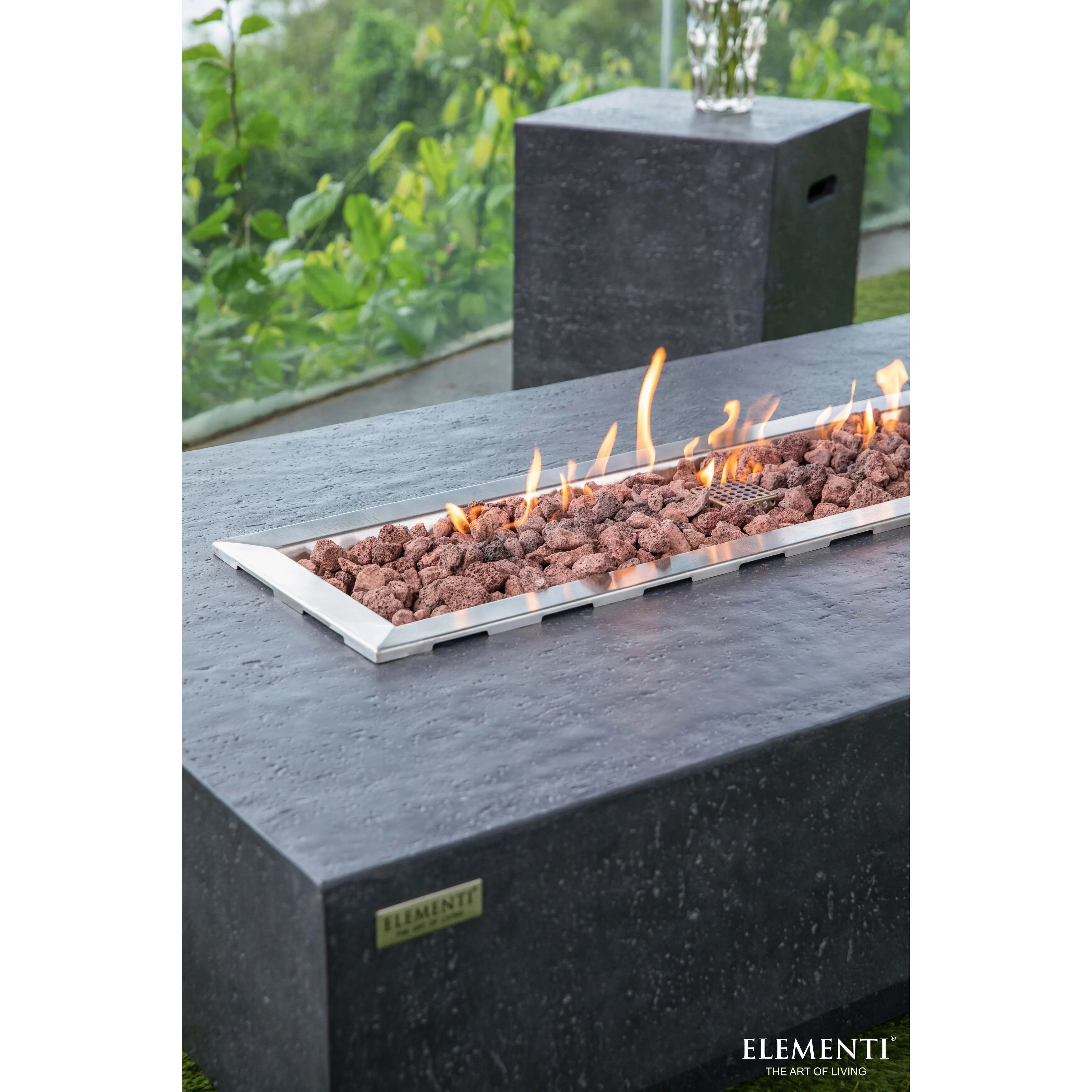 Elementi Hampton 45.000 BTU Dark Grey Concrete Natural Gas Fire Table with Lava Rocks & Cover