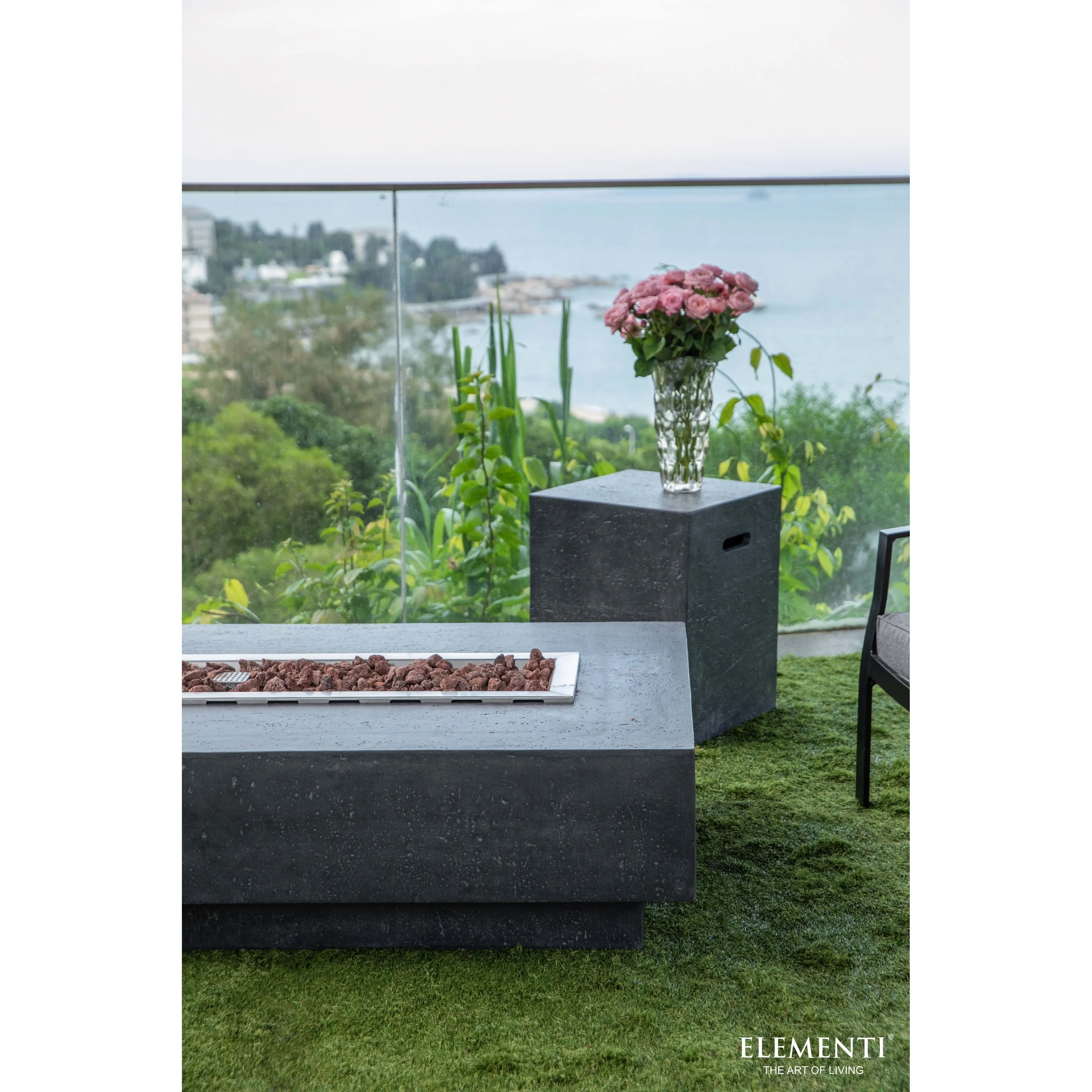 Elementi Hampton 45.000 BTU Dark Grey Concrete Natural Gas Fire Table with Lava Rocks & Cover