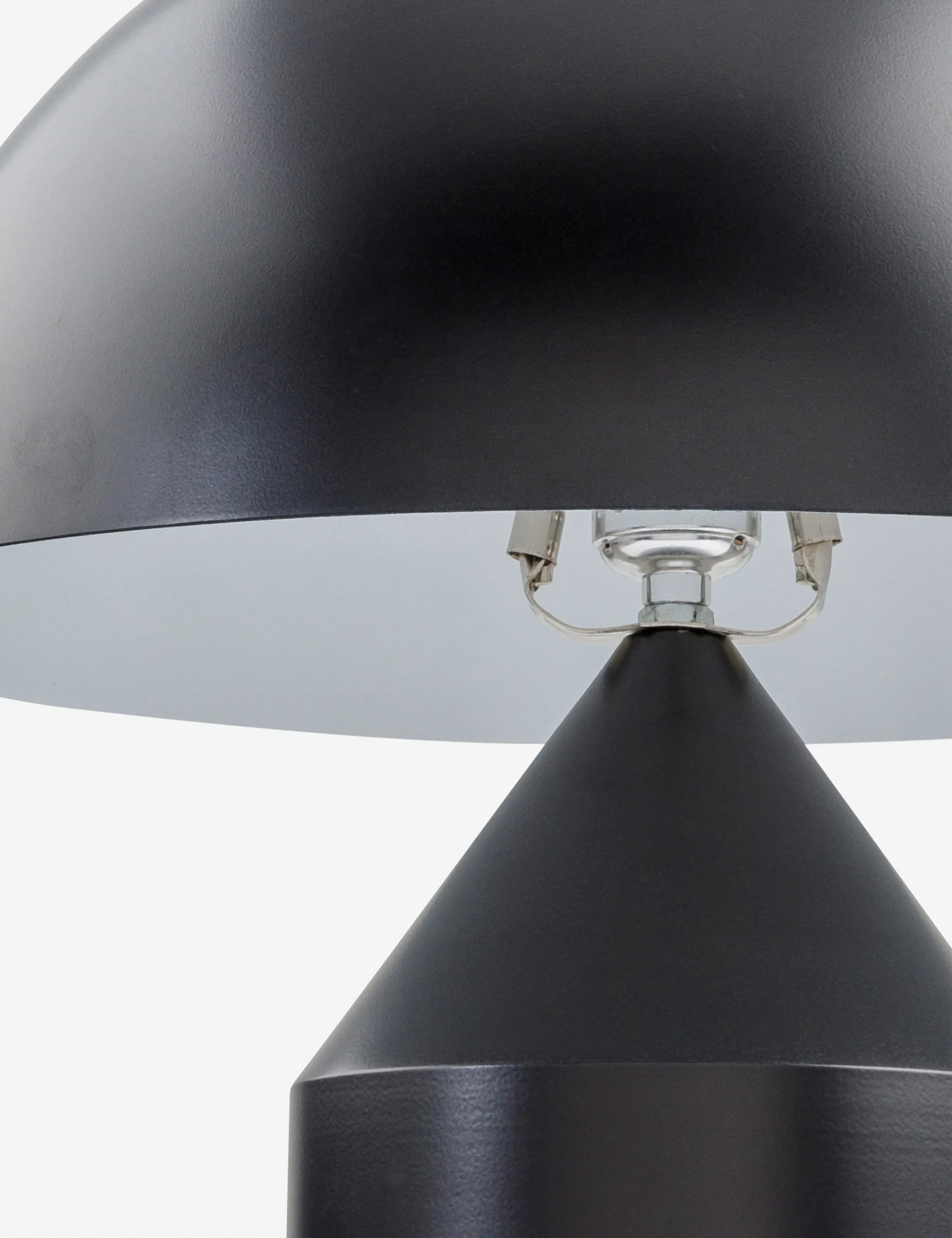 Ezri Table Lamp
