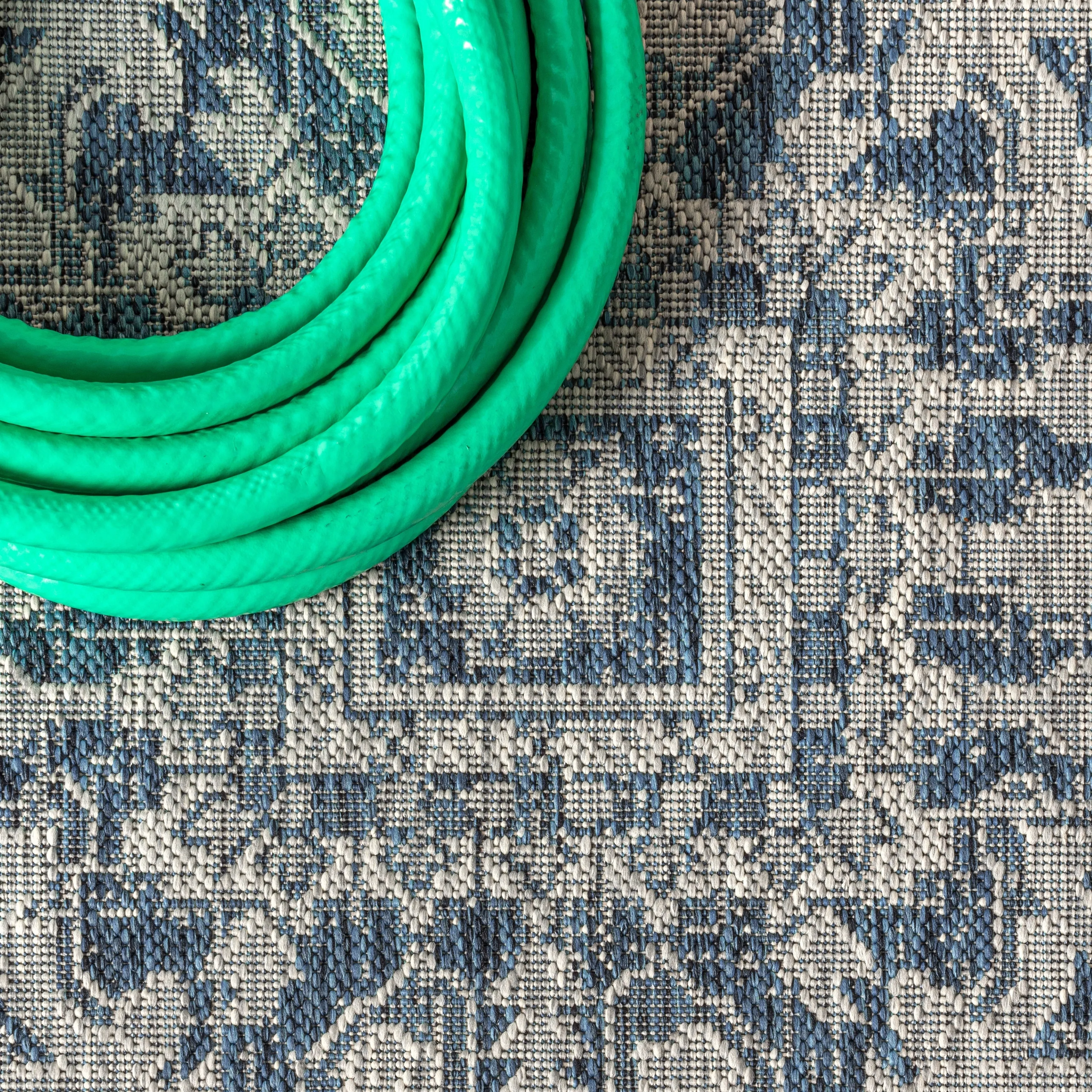 JONATHAN Y Charleston Medallion Indoor/Outdoor Area Rug
