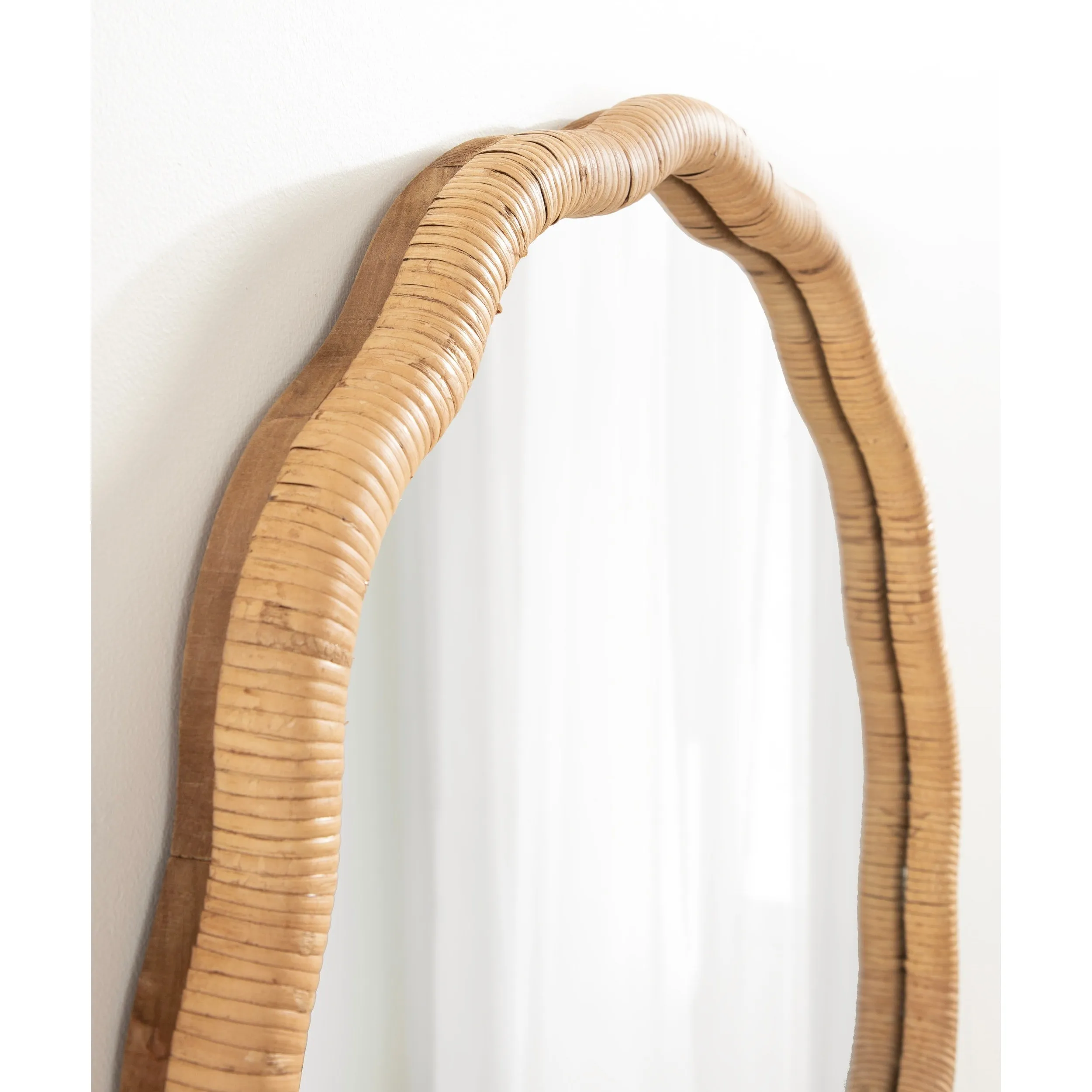 Kate and Laurel Rahfy Scallop Framed Wall Mirror - 26x26