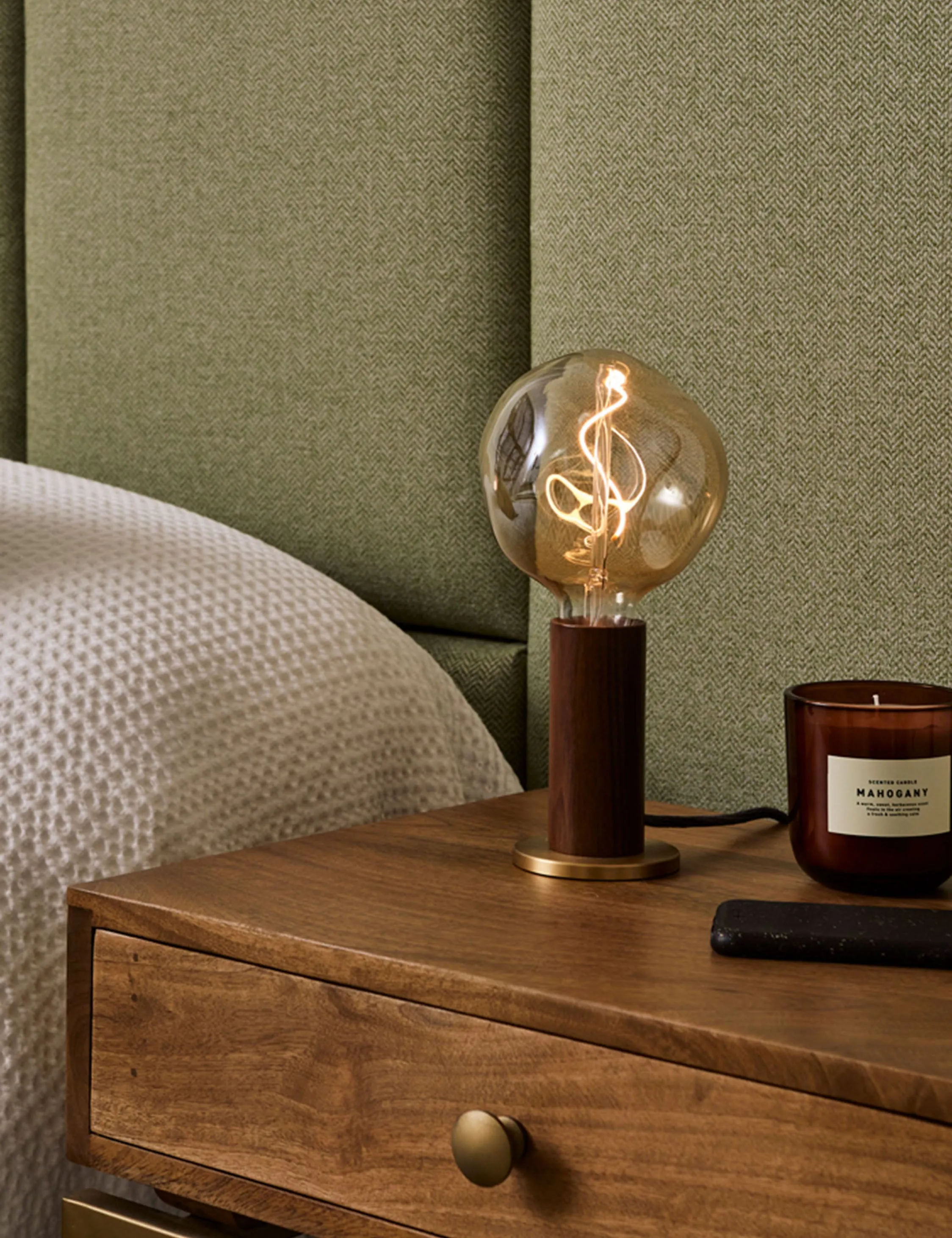 Knuckle Table Lamp with Voronoi I by Tala