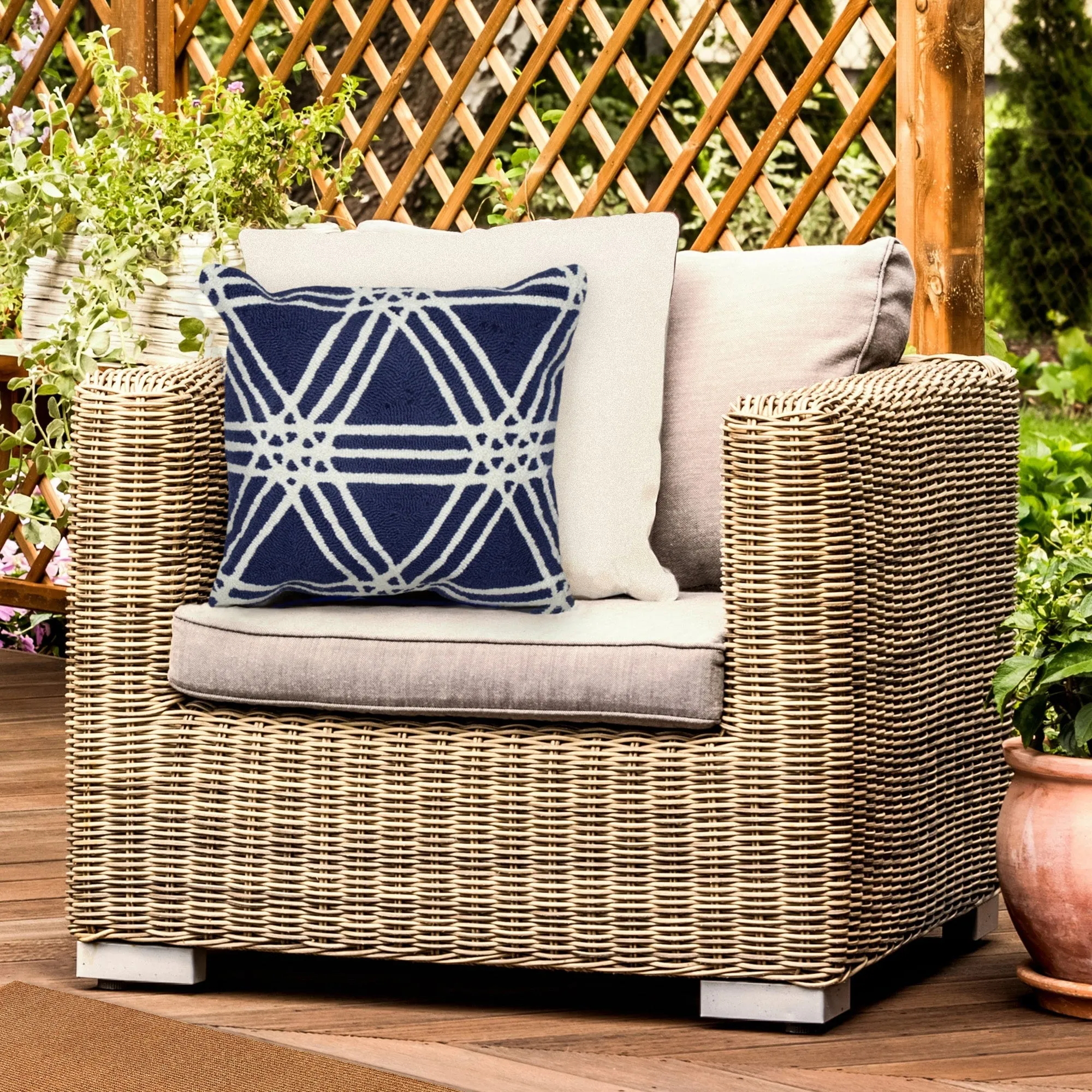 Liora Manne Frontporch Hex Indoor/Outdoor Pillow