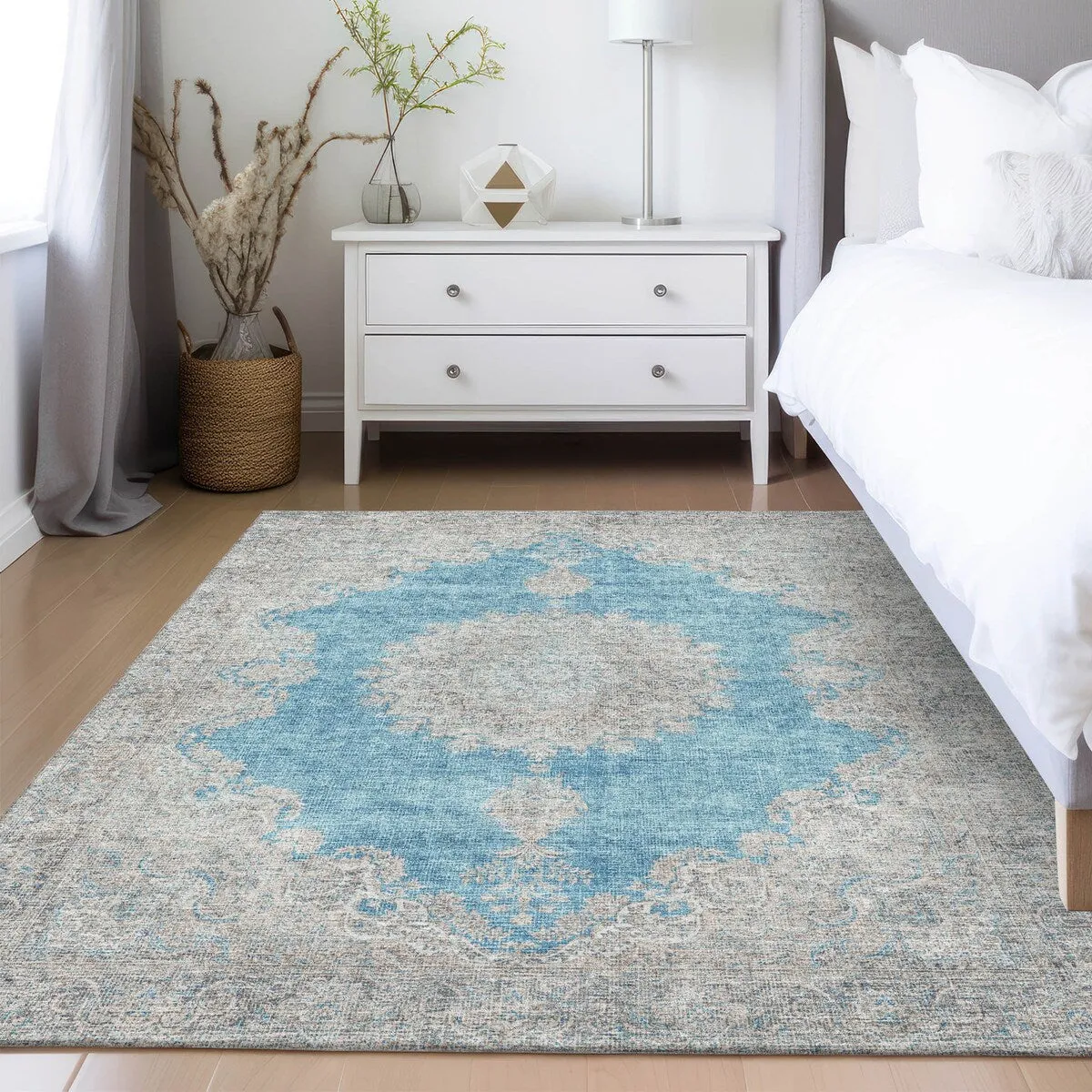 Machine Washable Indoor/ Outdoor Vintage Traditional Chantille Rug