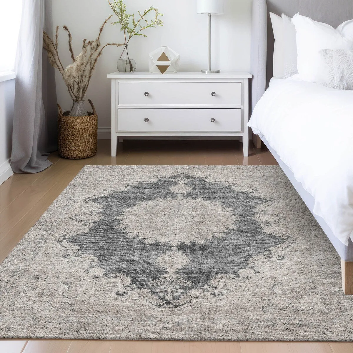 Machine Washable Indoor/ Outdoor Vintage Traditional Chantille Rug