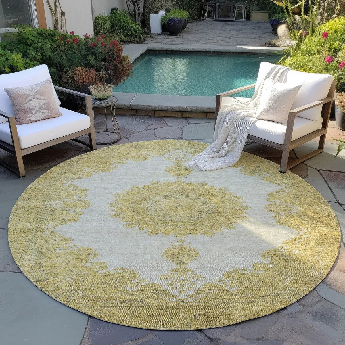 Machine Washable Indoor/ Outdoor Vintage Traditional Chantille Rug