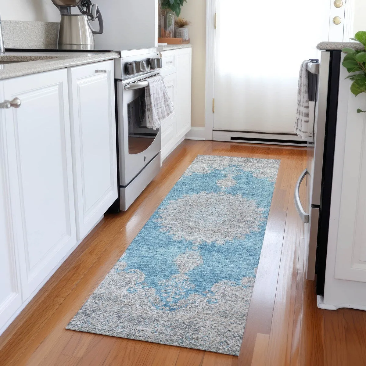 Machine Washable Indoor/ Outdoor Vintage Traditional Chantille Rug