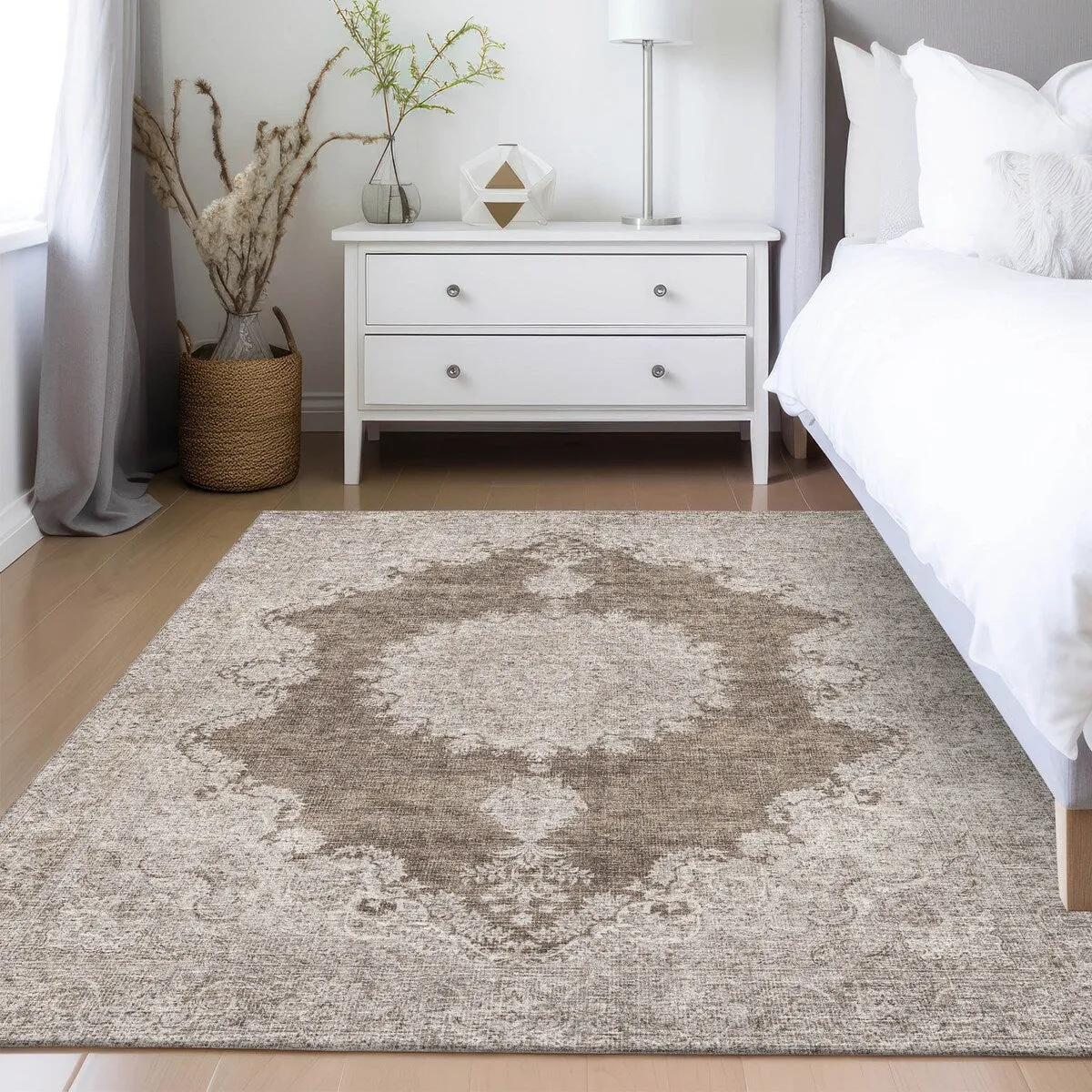 Machine Washable Indoor/ Outdoor Vintage Traditional Chantille Rug