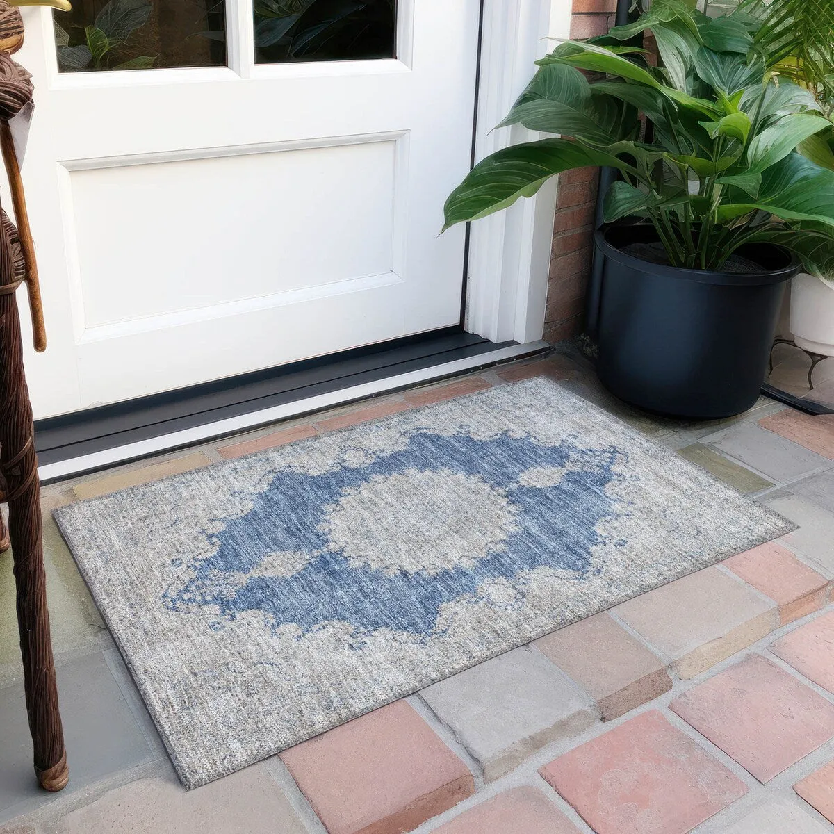 Machine Washable Indoor/ Outdoor Vintage Traditional Chantille Rug