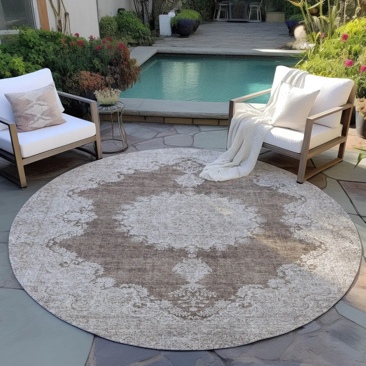 Machine Washable Indoor/ Outdoor Vintage Traditional Chantille Rug