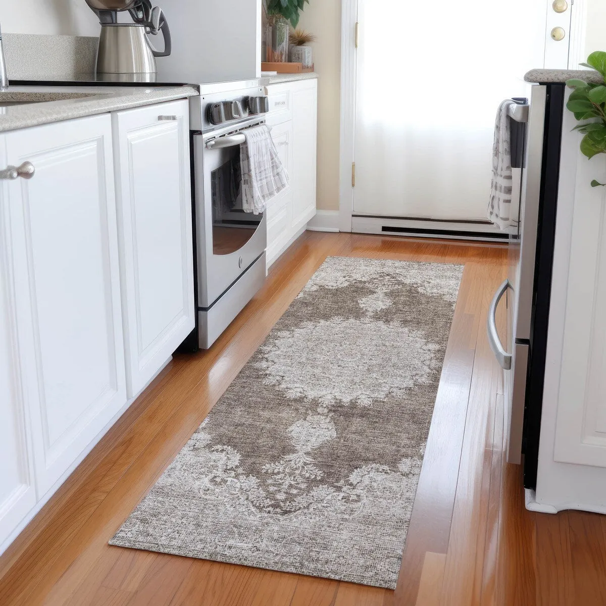 Machine Washable Indoor/ Outdoor Vintage Traditional Chantille Rug