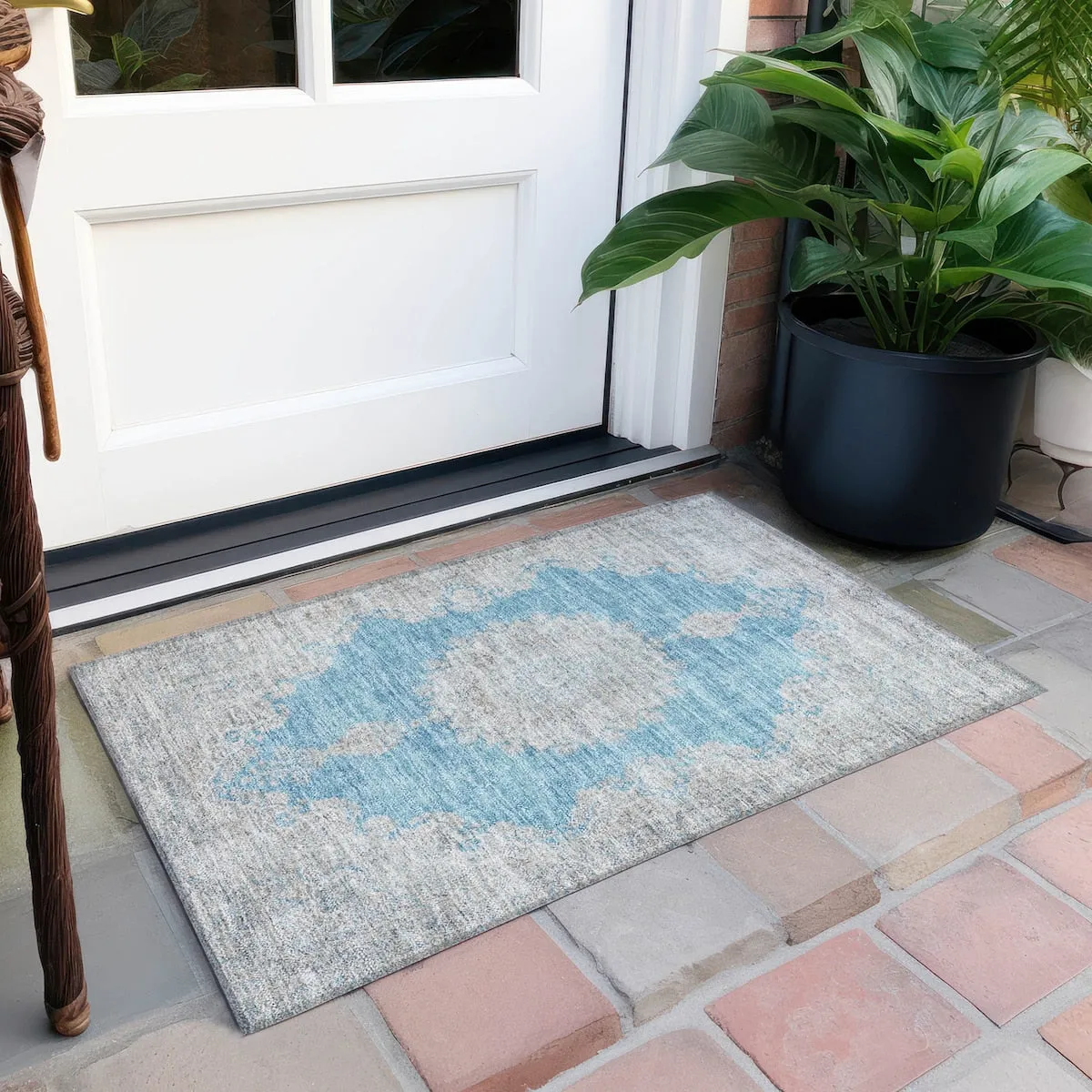 Machine Washable Indoor/ Outdoor Vintage Traditional Chantille Rug