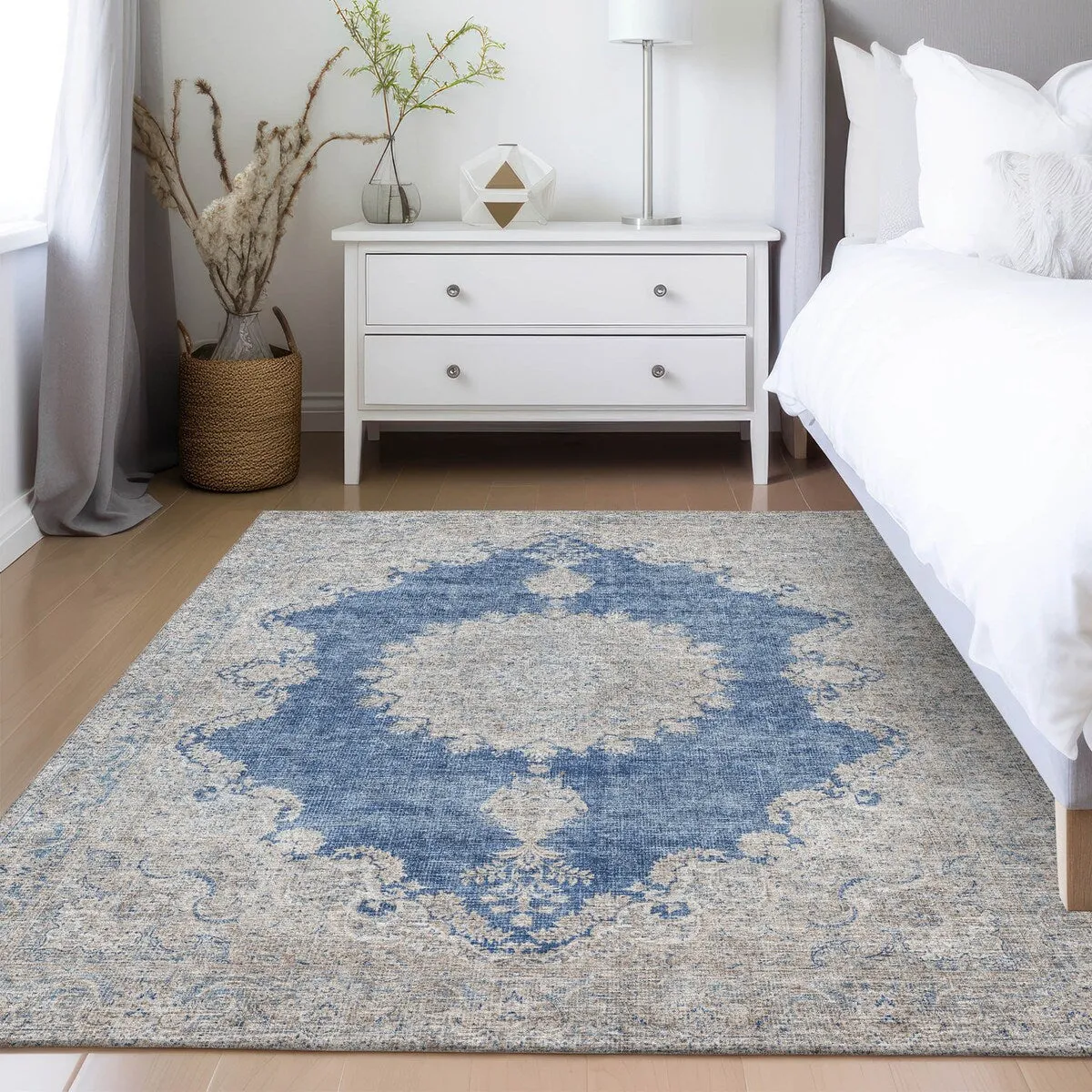 Machine Washable Indoor/ Outdoor Vintage Traditional Chantille Rug