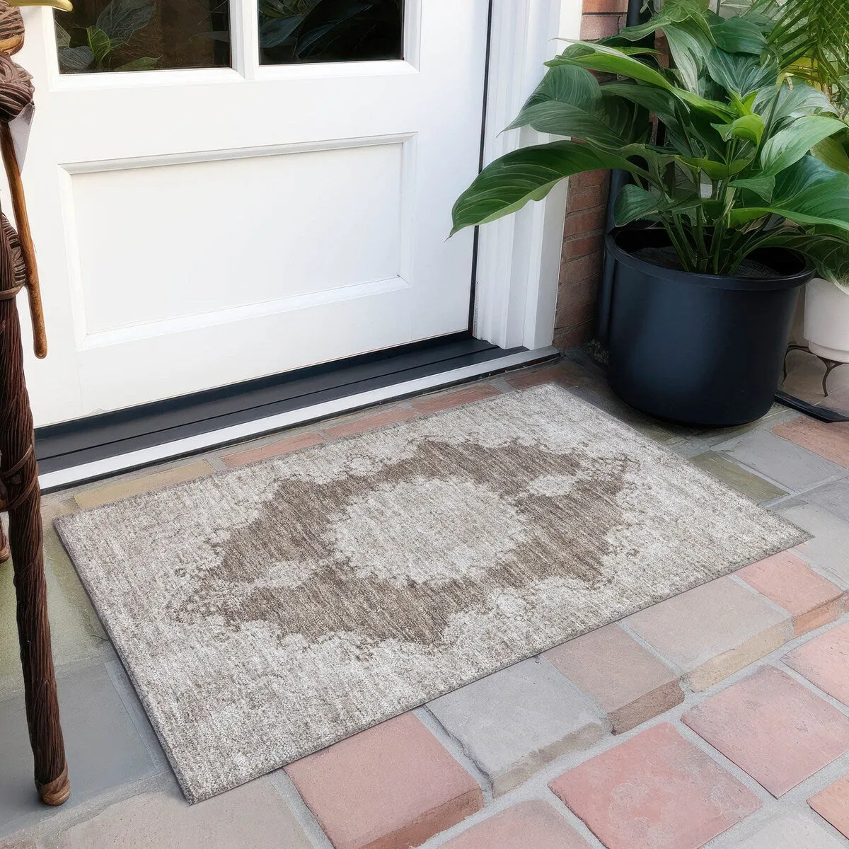 Machine Washable Indoor/ Outdoor Vintage Traditional Chantille Rug