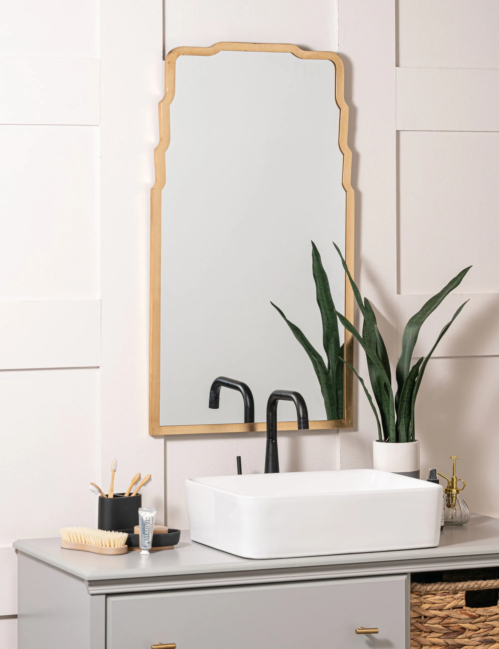 Millian Mirror
