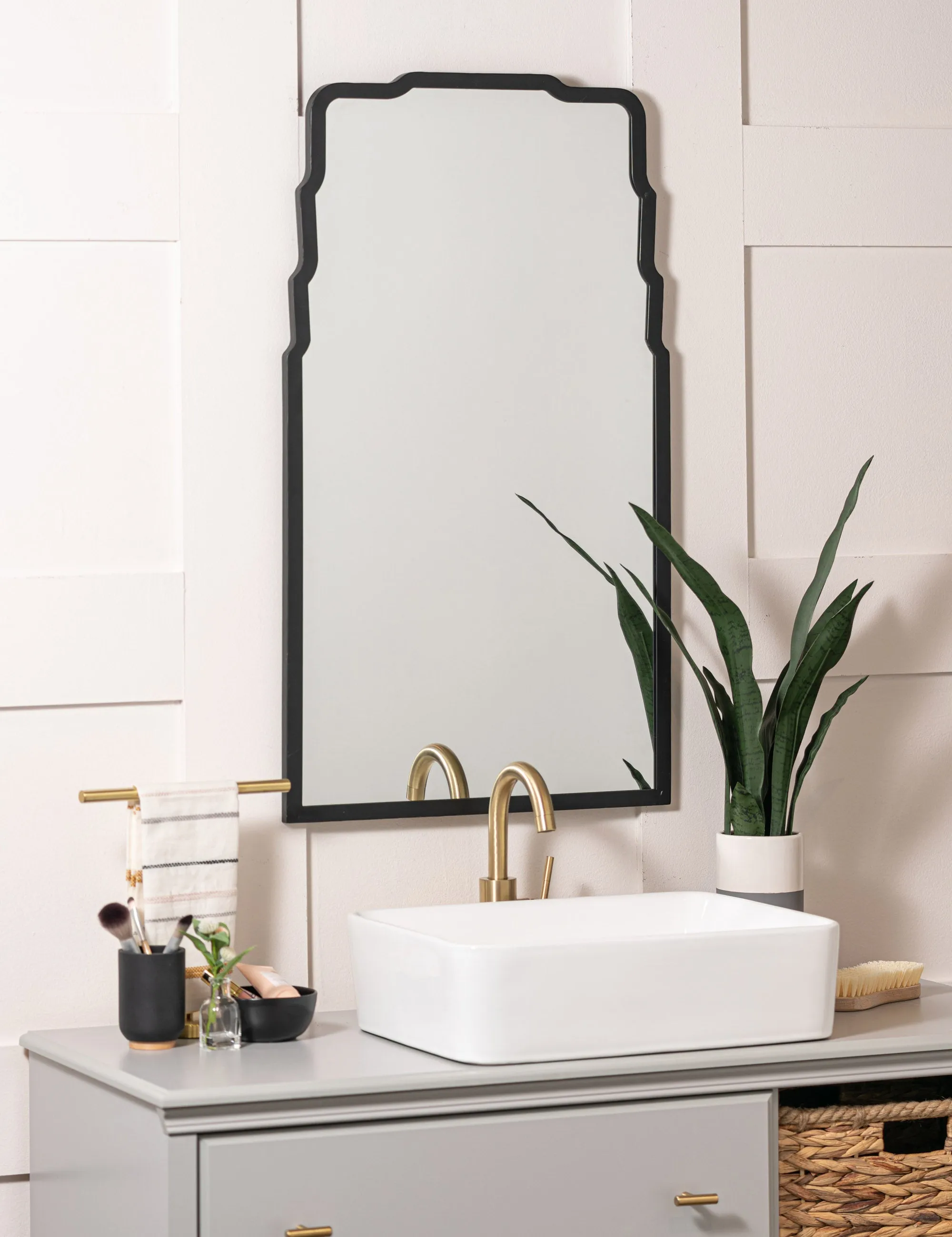 Millian Mirror