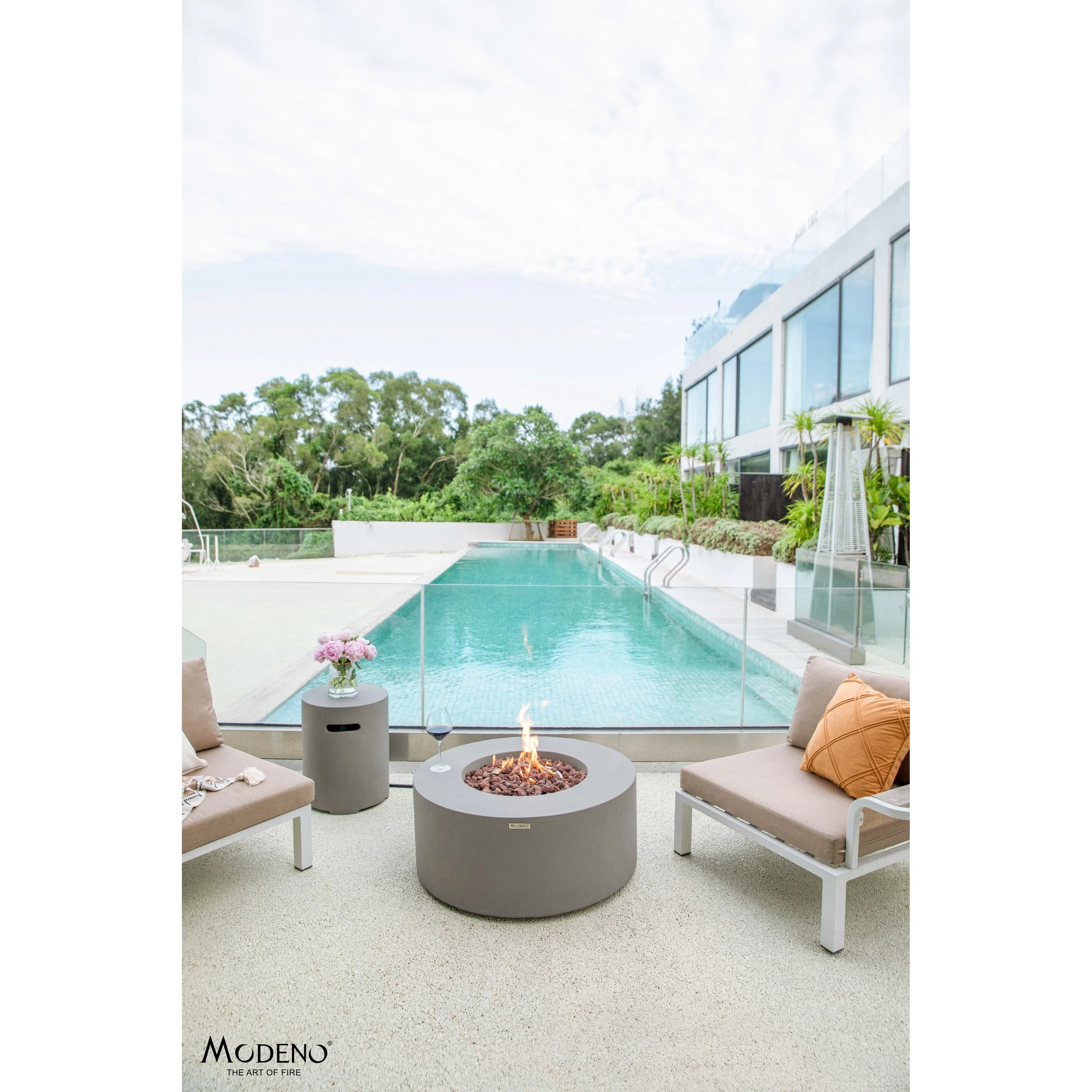 Modeno Tramore 50.000 BTU Light Grey Concrete Propane Fire Table with Lava Rocks & Cover - 34.3 X 34.3 X 14.6