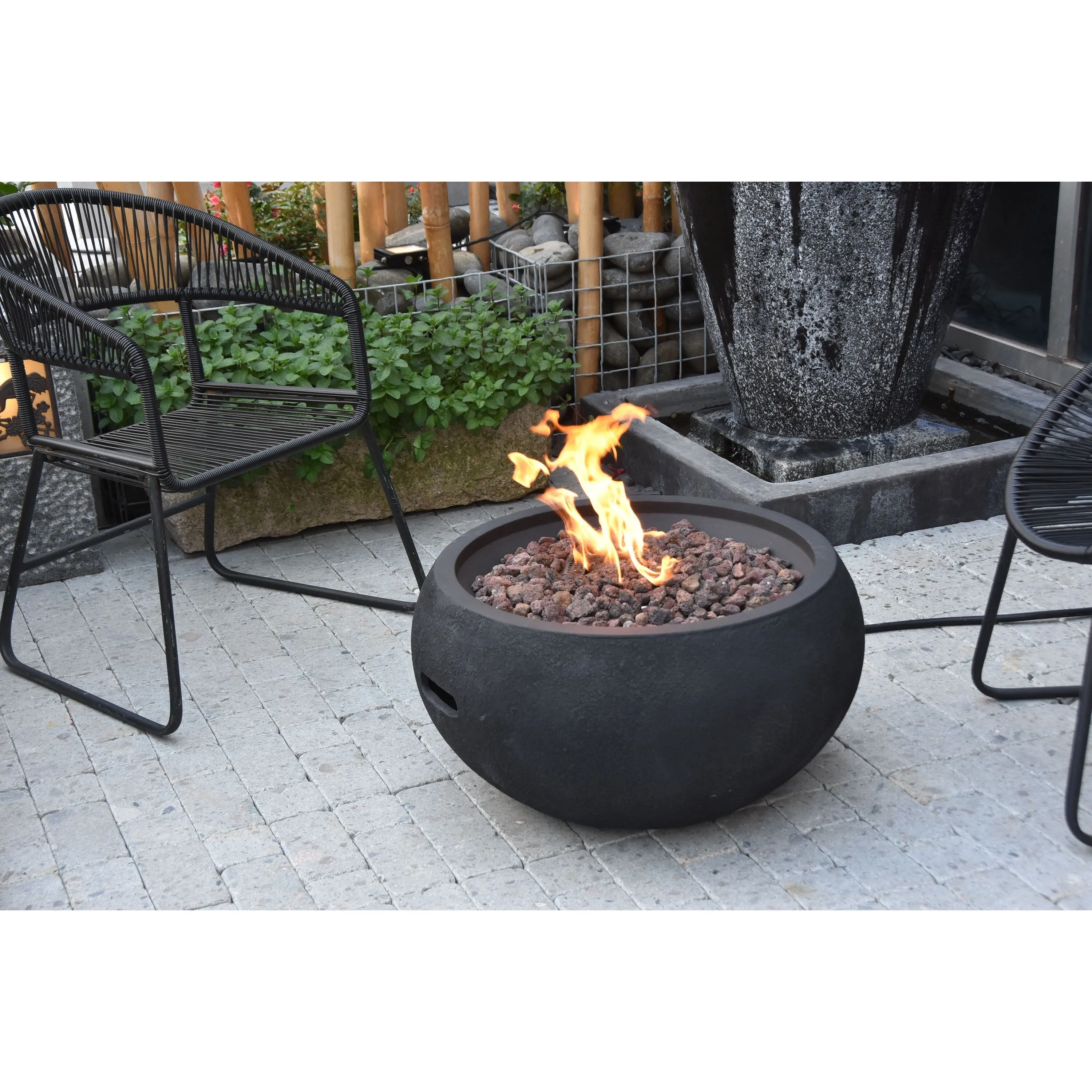 Modeno York 40.000 BTU Black Concrete Propane Fire Table with Lava Rocks & Cover - 26.6 X 26.6 X 14.2