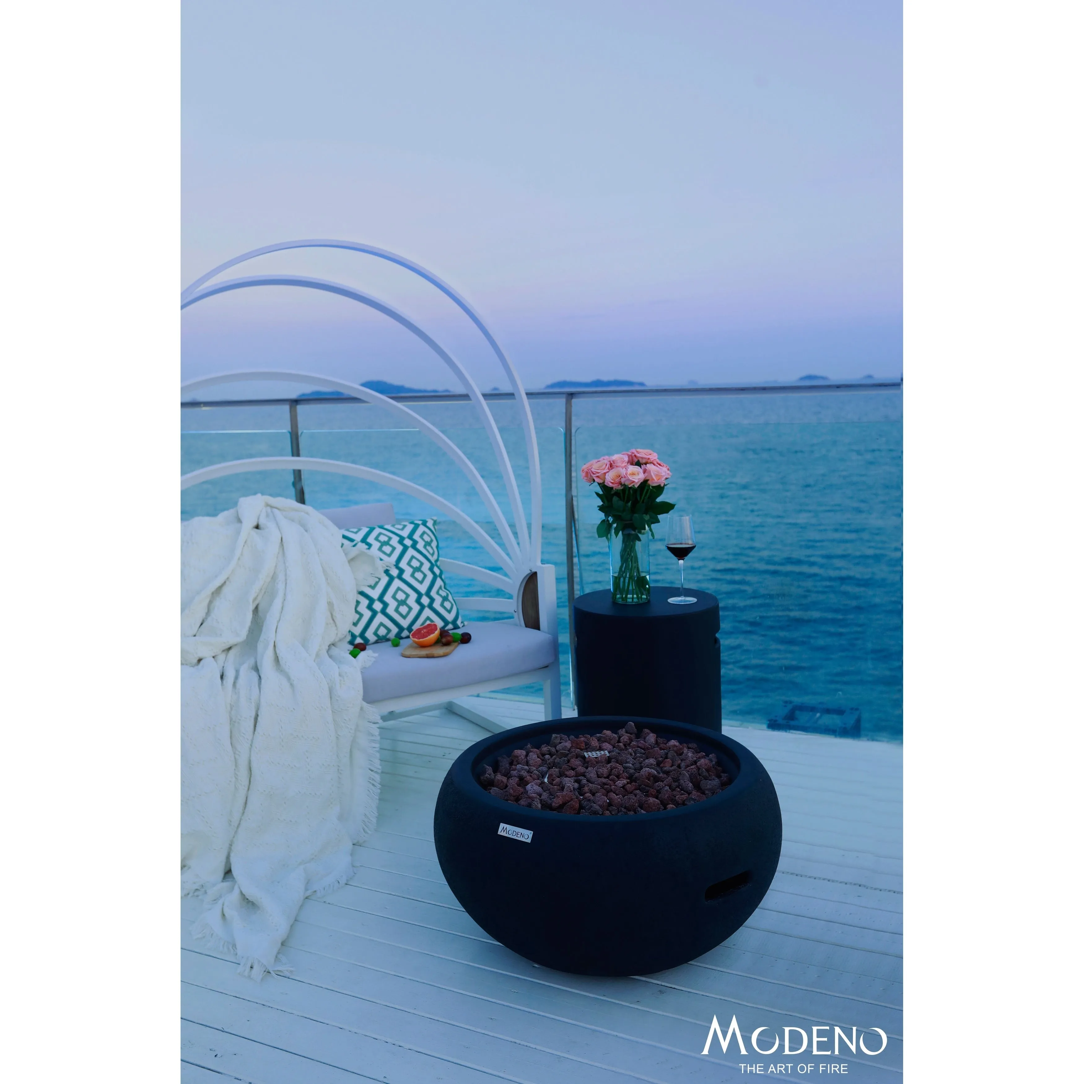 Modeno York 40.000 BTU Black Concrete Propane Fire Table with Lava Rocks & Cover - 26.6 X 26.6 X 14.2