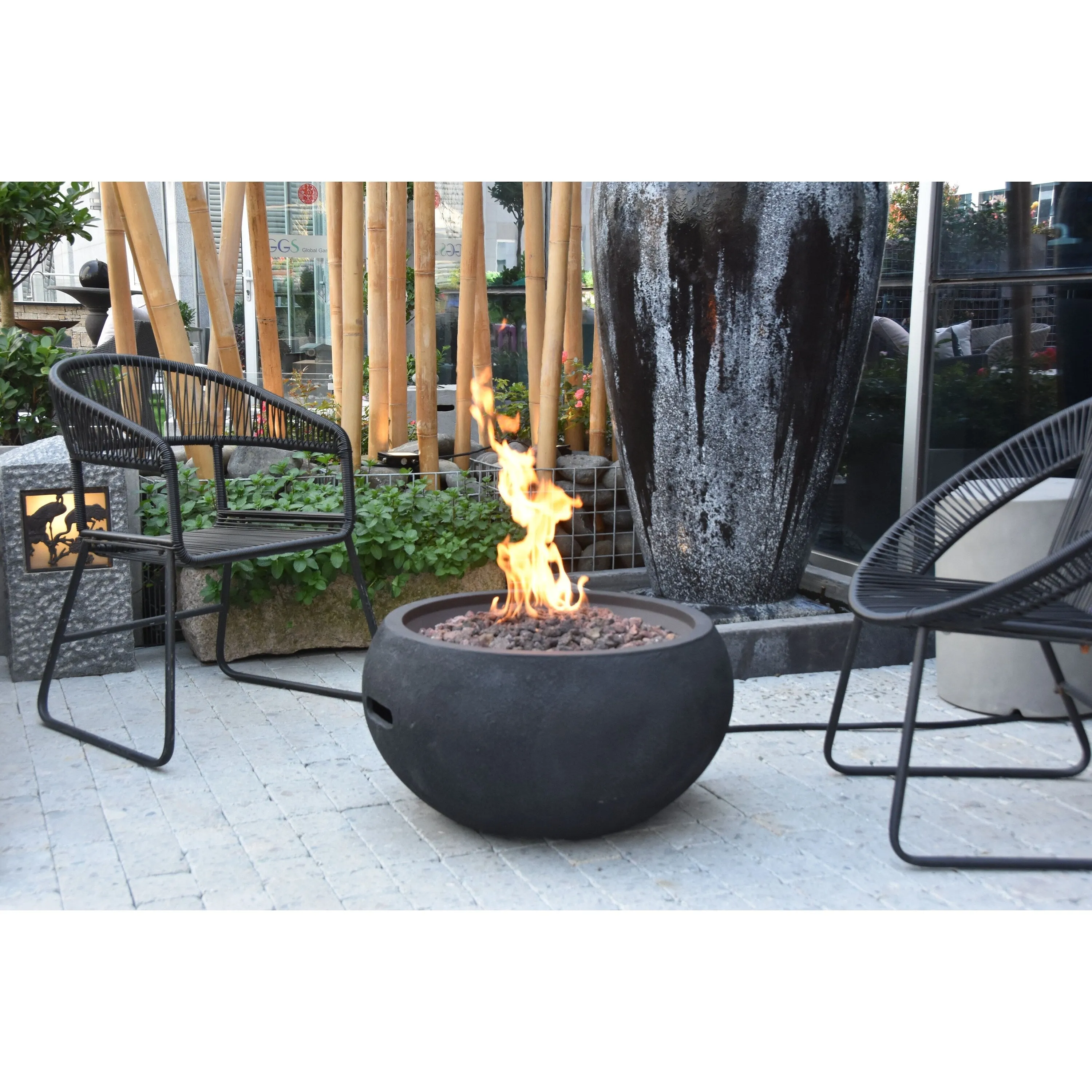 Modeno York 40.000 BTU Black Concrete Propane Fire Table with Lava Rocks & Cover - 26.6 X 26.6 X 14.2