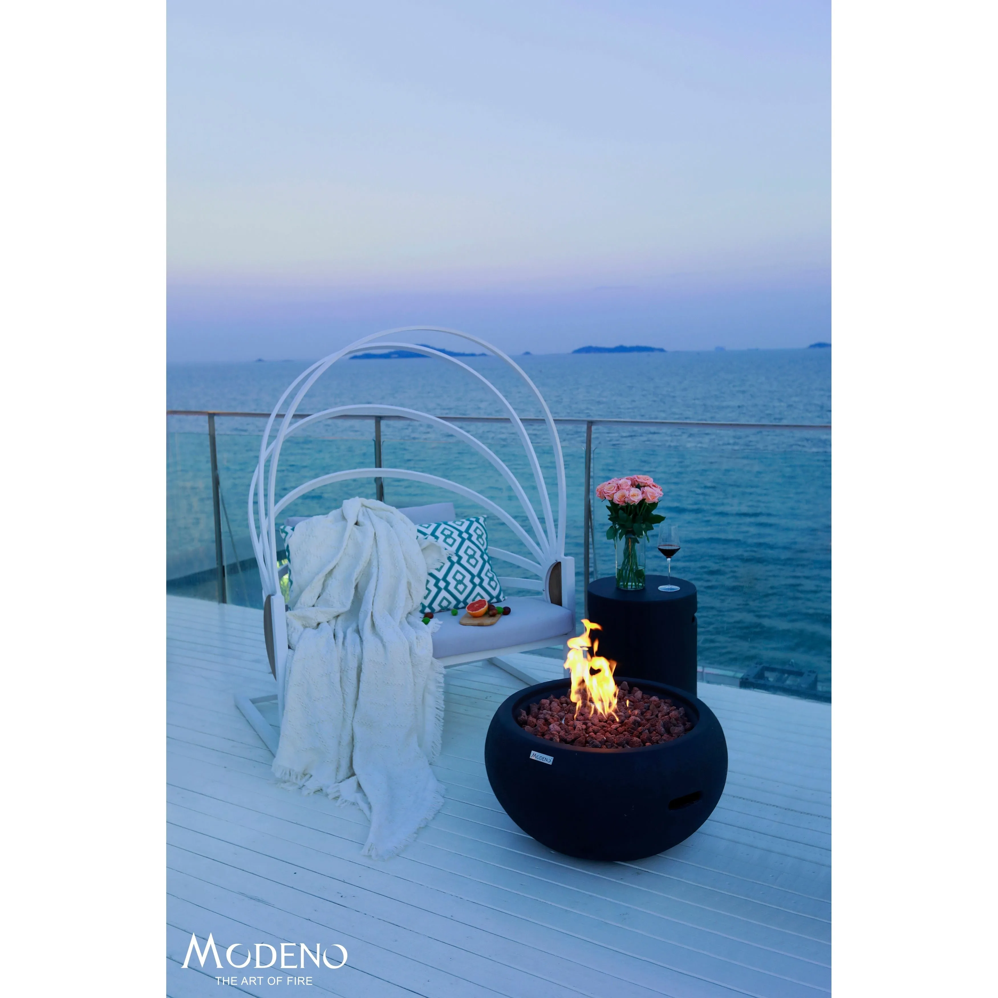 Modeno York 40.000 BTU Black Concrete Propane Fire Table with Lava Rocks & Cover - 26.6 X 26.6 X 14.2