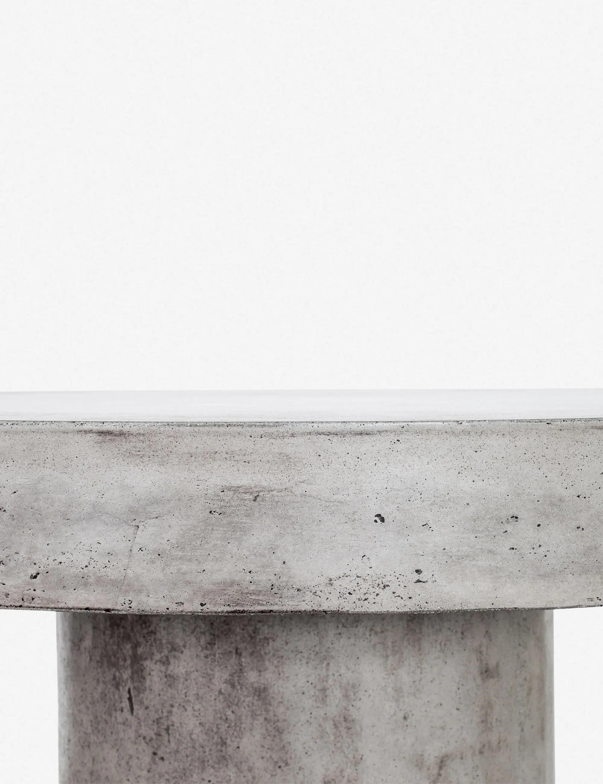 Stein Indoor / Outdoor Round Dining Table